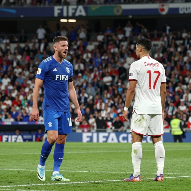 Cuộc chiến quyền lực trong bóng đá thế giới: Khi FIFA đứng trước nghi vấn về tính chính danh